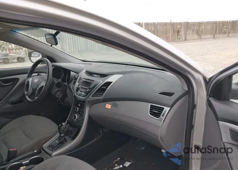 2015 Hyundai Elantra Se z USA, uszkodzony, nr VIN 5NPDH4AE2FH651542